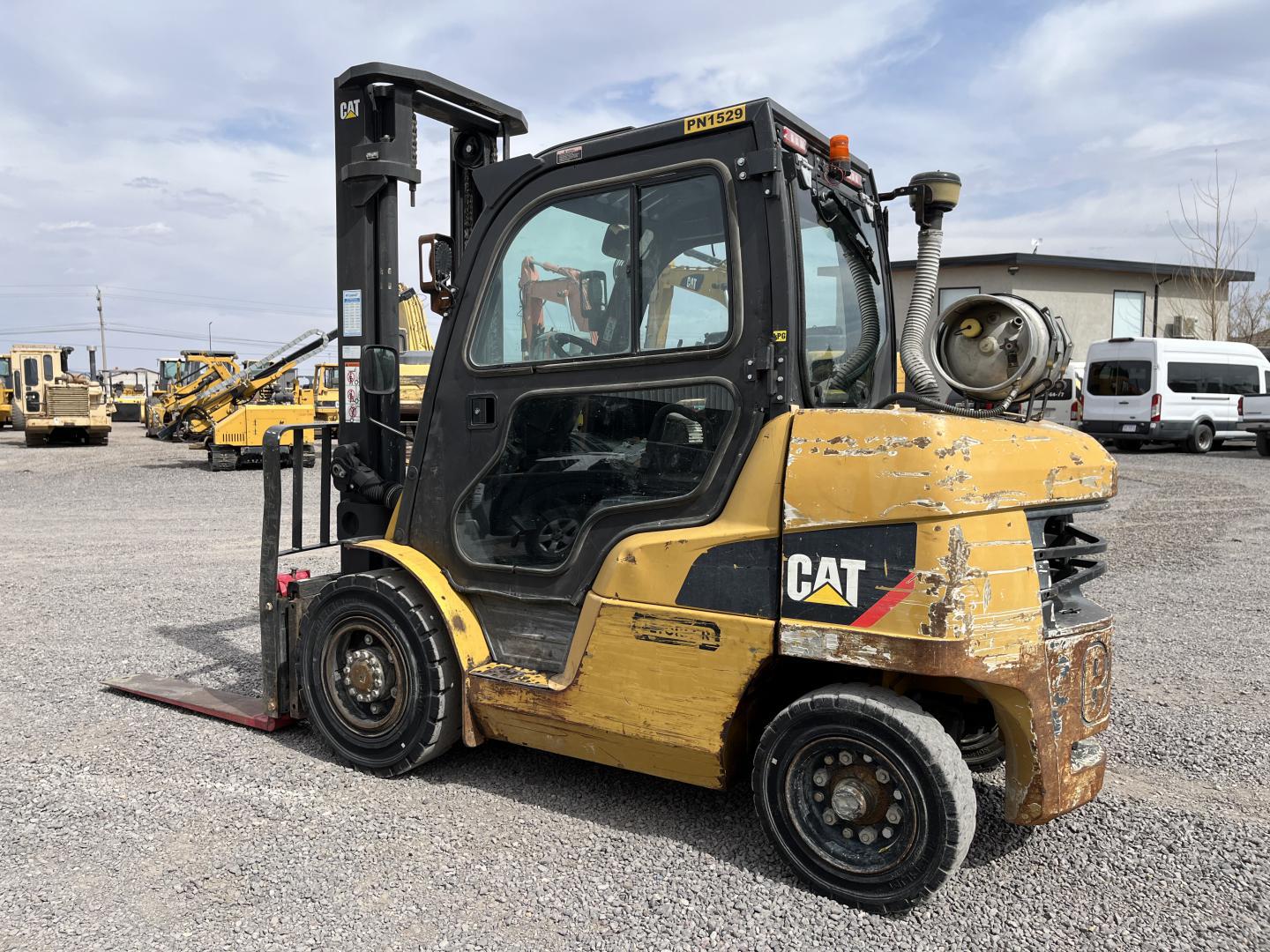 ./imagenes/INVOICE/2019/17987/MONTACARGAS CATERPILLAR GP40N1 (13).JPG